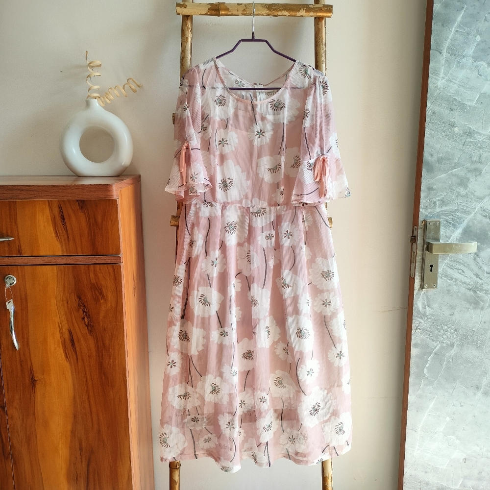 Elegant Floral Dress - Picture 13 of 14